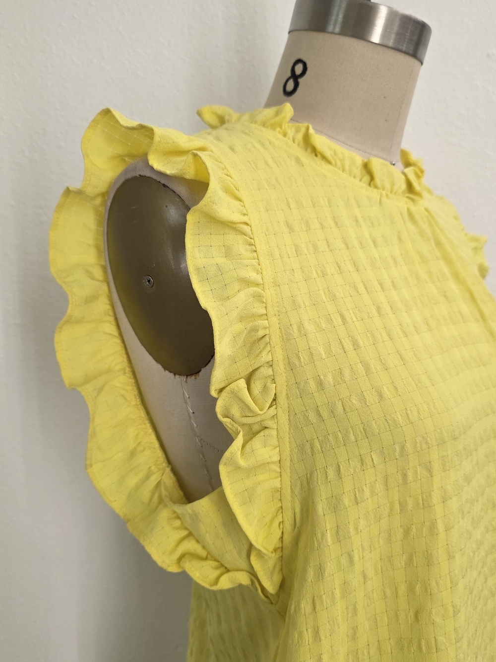 THML Textured Ruffle Sleeve Blouse | Chic Size M - Picture 3 of 7